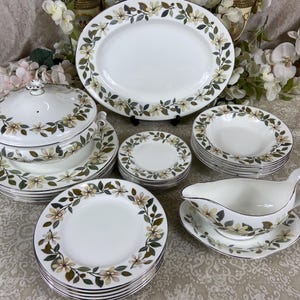Vintage Wedgwood Beaconsfield dinner set