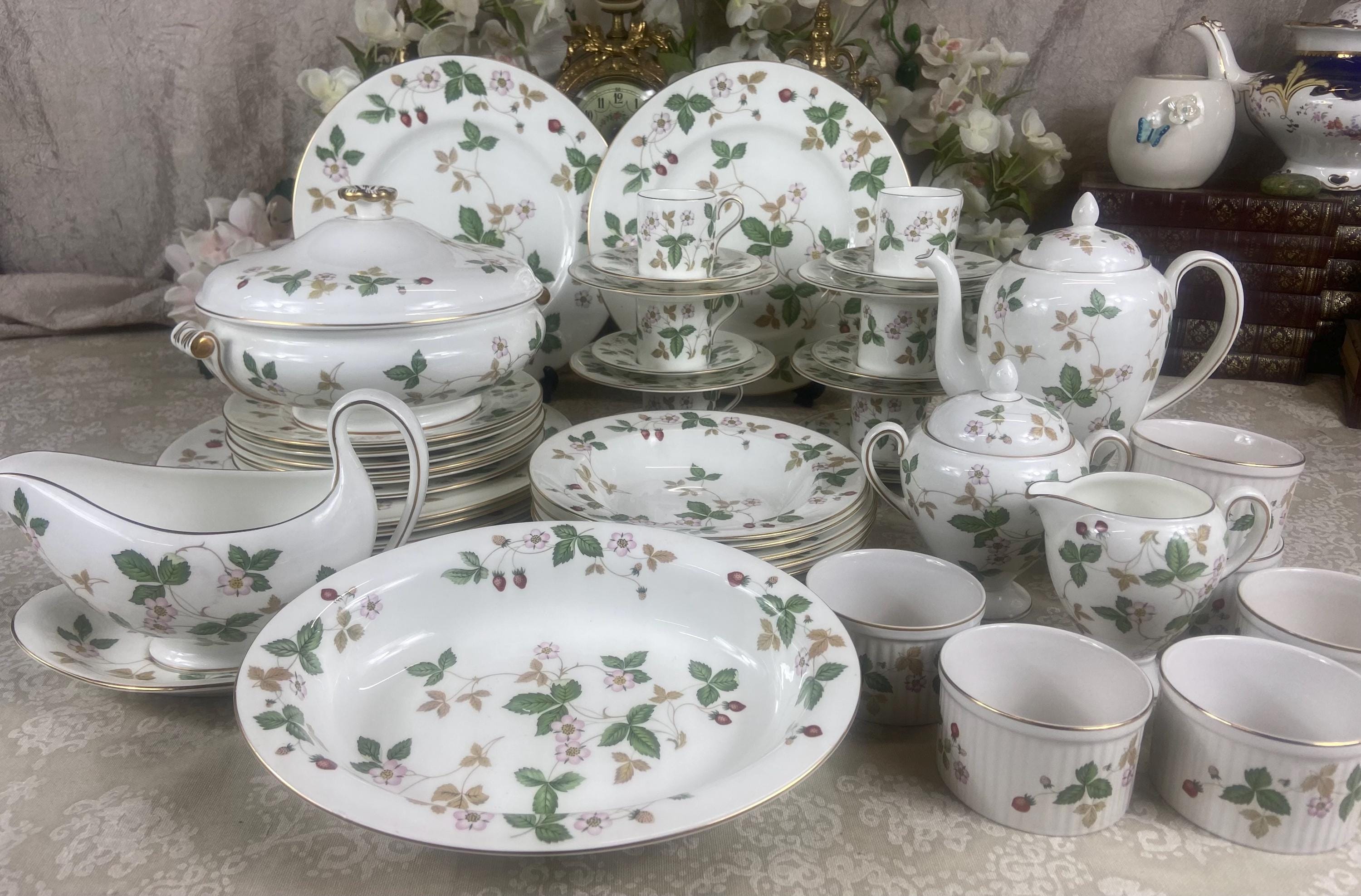 Vintage Wedgwood Wild Strawberry Dinner/coffee Set