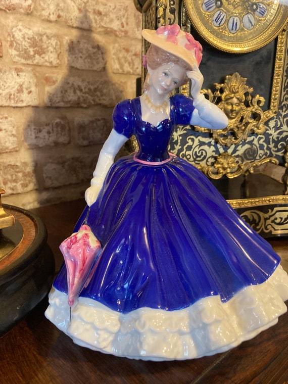 ロイヤルドルトンの人形 ロイヤルドルトンのフィギュア「メアリー」 - Etsy 日本