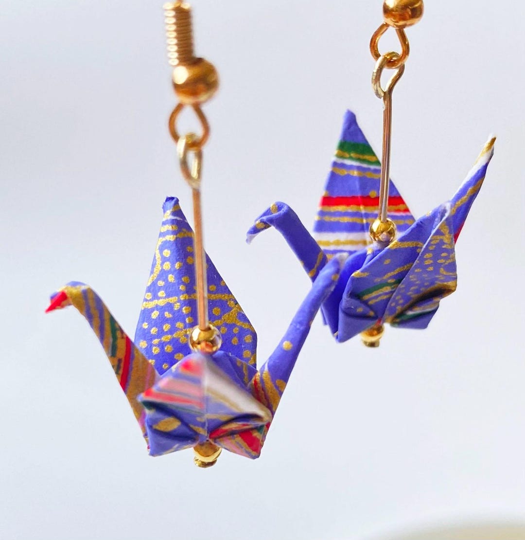 折り紙鶴ピアス（明るい紫）、天然和紙、18Kゴールド - Etsy 日本