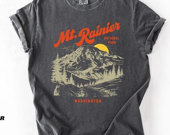 Camiseta vintage del Monte Rainier, camiseta del estado de Washington con colores cómodos, regalo para parques nacionales, camiseta de senderismo en las montañas del Noroeste del Pacífico, amante de la naturaleza al aire libre
