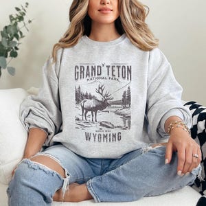 Grand Teton nationalpark-tröja, vintagevandring, grizzlybjörn, bergsbefolkningens Wyoming-berg, present till roadtrip, unisex bild 2