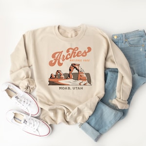 Arches National Park Sweatshirt Cozy Desert Landscape Pullover, Utah Hiking Hoodie, National Park Lover Gift
