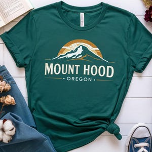 Mt. Hood T-Shirt | Front T-Shirt | Pazifischer Nordwesten Shirt | PNW Bekleidung | Wandern Geschenk Unisex Jersey Kurzarm T-Shirt