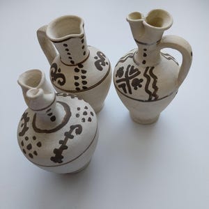 Set von 3 Vintage Siebenbürgische Dekorative Krüge