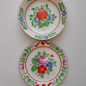 Set of 2 Vintage Decorative Wall Plates