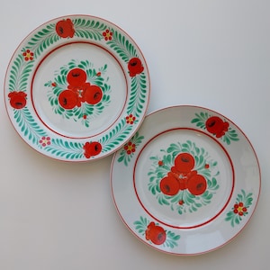 Set of 2 Vintage Decorative Wall Plates