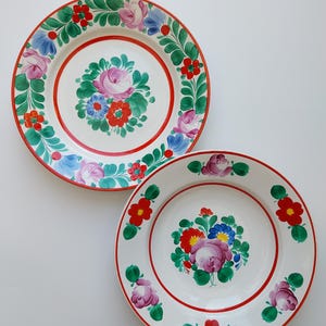 Set of 2 Vintage Decorative Wall Plates