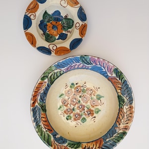 Set med 2 vintage transylvanska dekorativa väggtallrikar – 1950-talet