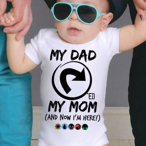 Papá TOCÓ a Mamá Divertida Camiseta de Bebé Sudadera con Capucha Mono ® de Gerber® Anuncio de Papá Nerd MTG Regalo de Baby Shower para Recién Nacido