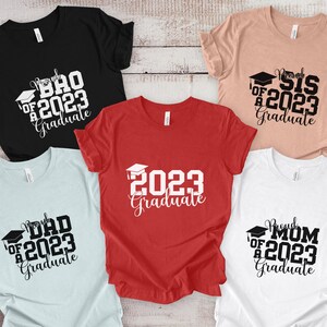 2023 Graduate T-Shirt, passende Familie Graduierung Shirts, stolze Familie eines graduierten Shirts, 2023 Senior Shirt, Geschenk Abschluss Shirt
