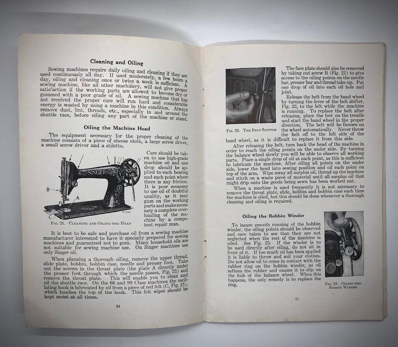 Singer Sewing Machine Instruction Booklet Vintage Collectible 1928