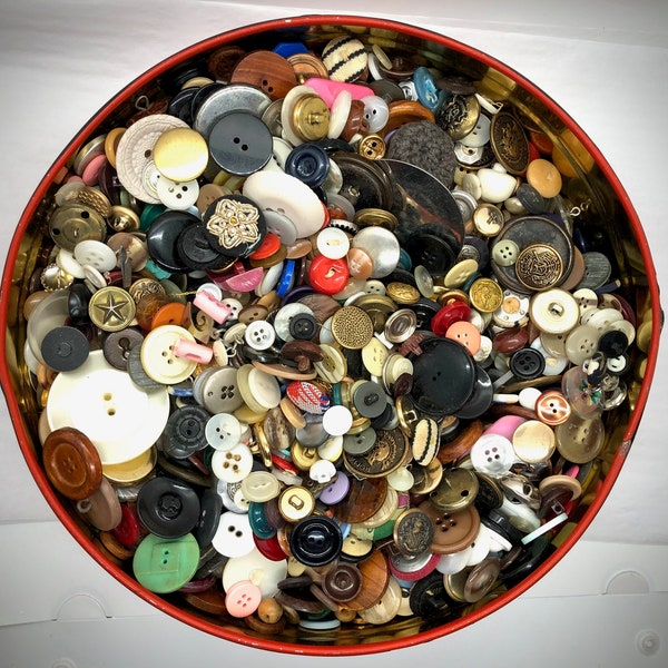 Vintage Buttons | 1/2 C Scoop | Beautiful Buttons!