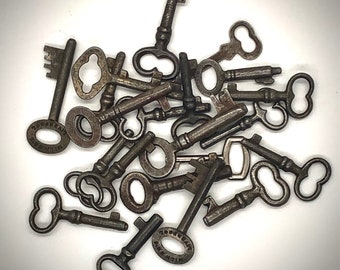 Small Vintage Skeleton Key | One Key | Lovely Tiny Key