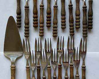 Rustikales Kuchen-Besteck mit Holzgriffen - 11 Personen - Vintage