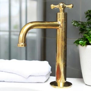 Grifo de baño de latón sin lacar: grifo de tocador monomando en forma de L