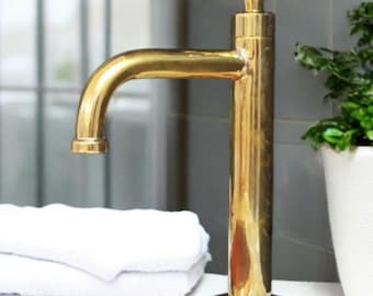 Torneira de banheiro de latão sem laca: torneira de vaidade com alça única em formato de L