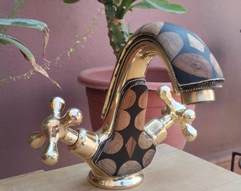 Unlacquered Brass Bathroom Faucet: Resin & Moroccan Walnut Wood Decor