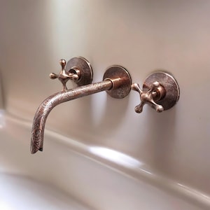 Copper Wall Mounted Bathroom Faucet: Vintage Cross Handle Tap