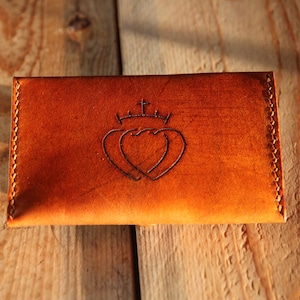 SSPX Emblem Leder Umschlag Kartenhalter: Traditionelles Braun - Einfacher Abschlussknopf
