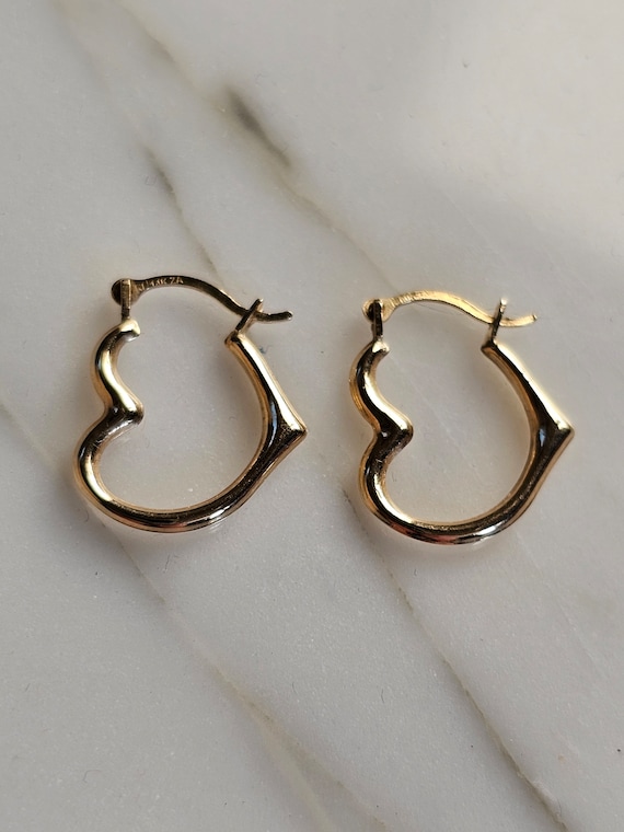 14 k solid gold hollow heart shaped hoop earrings