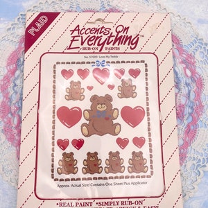 Calcomanías de pintura vintage con diseño de osito de peluche "Accents On Everything" a cuadros.