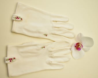 Cream embroidered gloves wedding dance 6 small pretty