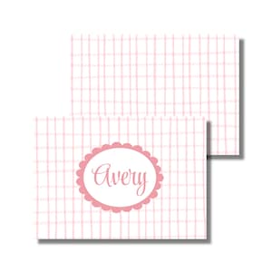 Papeterie pour bébé, papeterie pour enfants, notes de remerciement, cartes de correspondance, nom vichy rose layette (carte de correspondance pliée imprimable, téléchargement numérique personnalisé)