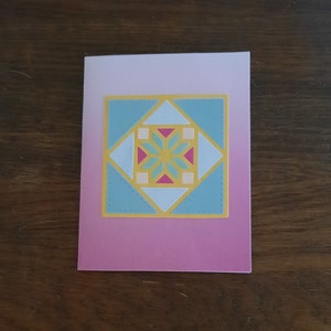 Biglietto d'auguri per amicizia, motivo trapuntato realizzato a mano in cartoncino con linee di cucitura rosa blu giallo 4,25 x 5,5 pollici
