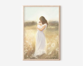 Op de afbeelding: Een schilderij van een vrouw in een witte jurk die een baby vasthoudt in een veld met bloemen. De vrouw kijkt naar de baby en de zon schijnt op hen. Het schilderij is gemaakt in een zachte, warme stijl.