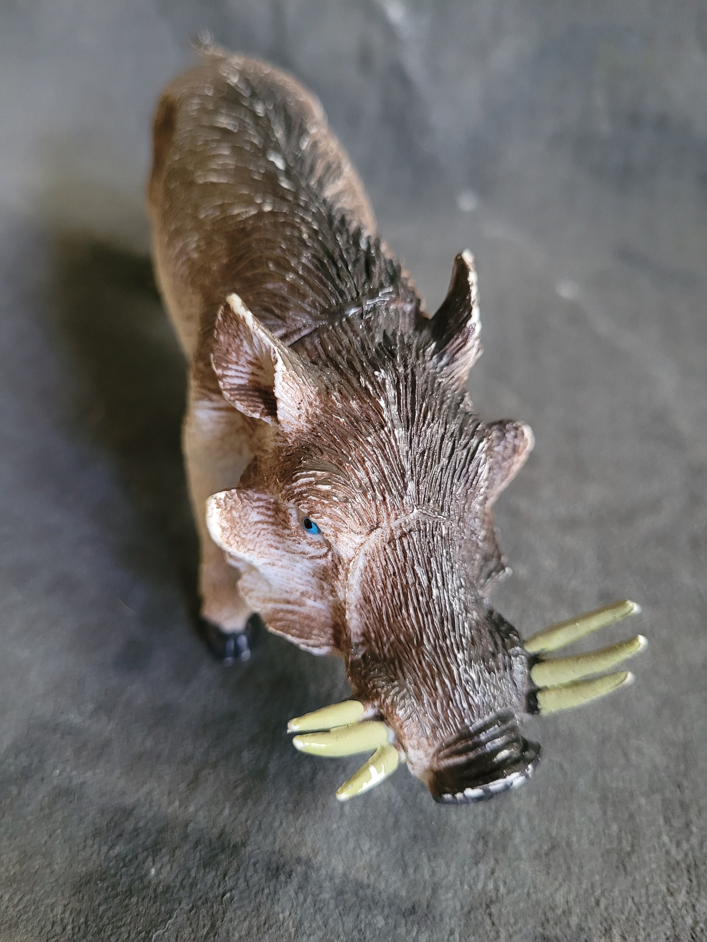 置物　躍動感のある猪　価値あり　アンティーク 置物 躍動感のある猪 価値あり アンティーク