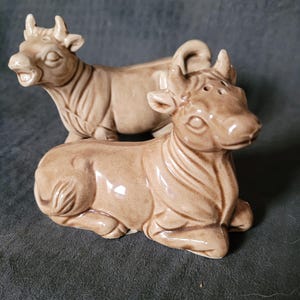 Vintage Japan Ceramic COW Salt and Pepper Shakers