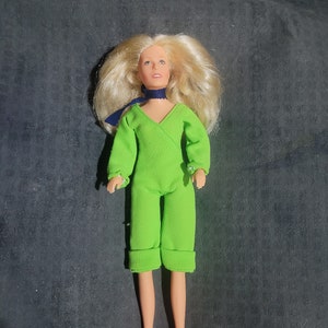 Vintage CHARLIES ANGELS Doll KRIS Cheryl Ladd 9&quot; 1977 Hasbro green outfit