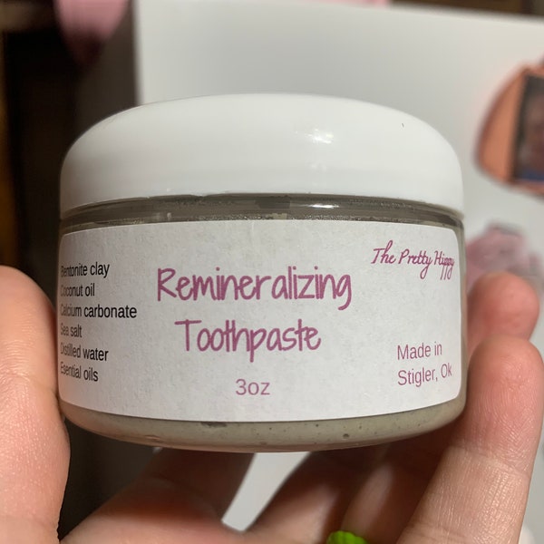 Natural Bentonite Clay/Coconut Oil Remineralizing Toothpaste