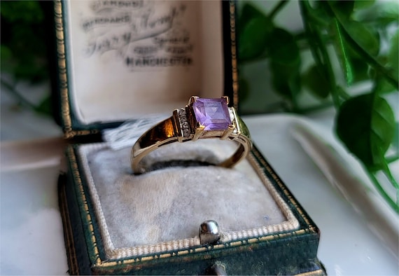 INCREDIBLE Vintage 9ct Gold Amethyst Diamond Cluster Ring. 8 DiAMONDS! FREE RESIZE 9ct Gold Diamond Ring. 9ct Gold Amethyst Ring (Rfr) View 2