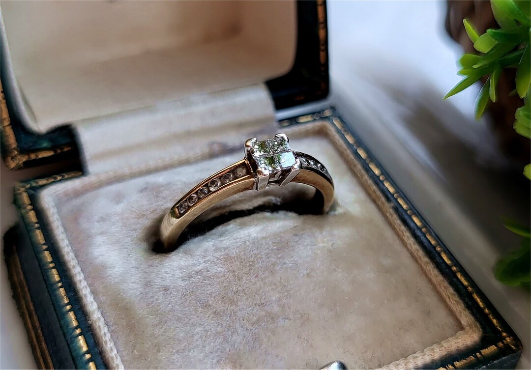 Stunning Vintage 9ct Gold Diamond Ring. 16 DIAMONDS Resizing AVAILABLE