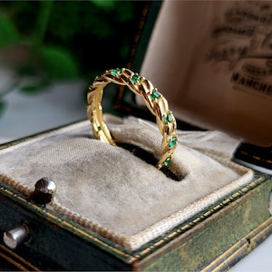 MINIMALIST Vintage 9ct Gold Emerald Eternity Ring. Size Uk K / Usa 5 1/2! 9ct Gold Emerald Ring! [Ref00g]