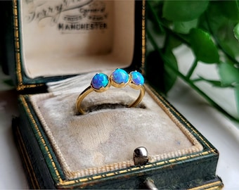 Vintage Solid 9ct Gold Opal Trilogy Ring, STATEMENT Ring, Packed FULL of Opals, Vintage 9ct Gold Opal Ring, Gold Opal Rings, [Ref00r]