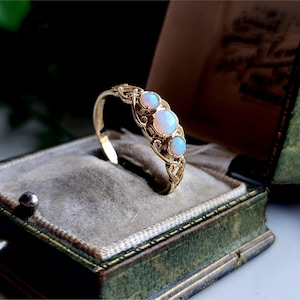 Vintage Solid 9ct Gold Opal Trilogy Ring, STATEMENT Ring, Packed FULL of Opals, Vintage 9ct Gold Opal Ring, Gold Opal Rings, [Ref00g]