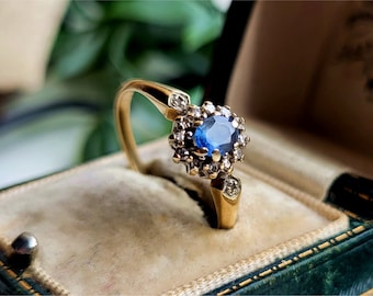 STUNNING Vintage 9ct Gold Blue Topaz Diamond Ring. RESiZING AVAiLABLE! 9ct Gold Ring. 9ct Gold Blue Topaz Ring LAYAWAY AVAILABLE [Ref00Q]