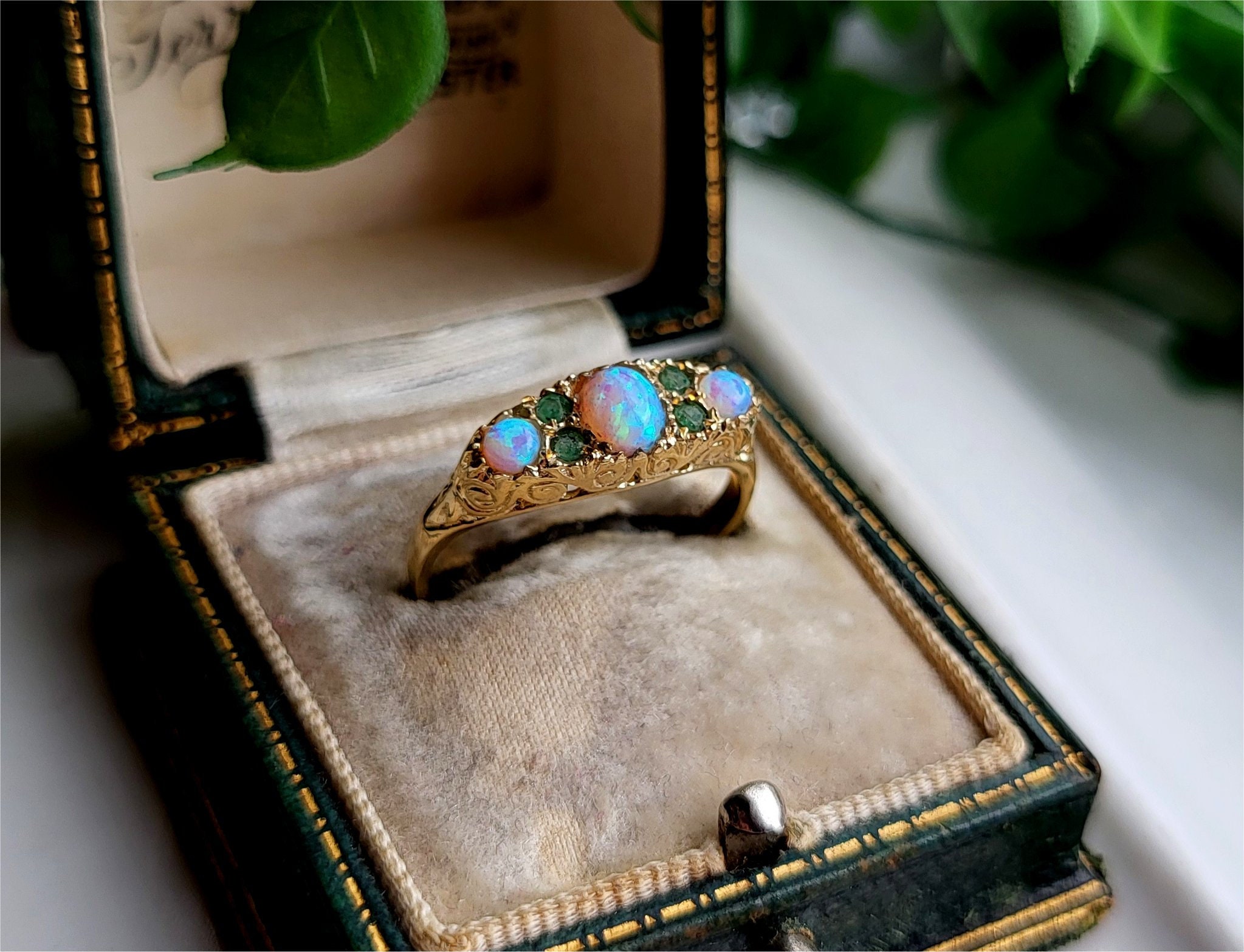 Vintage 9 Karat Gold Smaragd Opal Ring. GESCHENKE! Vintage Opal Ring. 9 Karat Gold Smaragd Ring. 9 Karat gold opal ring [reD]