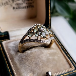 INCREDIBLE Vintage 9ct Gold Emerald Diamond Ring. 25 DiAMONDS! 9ct Gold Emerald Ring. Gold Diamond Ring. Vintage Emerald Ring (Ref00F)