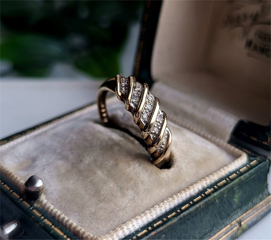 RARE Vintage 9ct Gold Diamond Ring. 9 SPARKLING Diamonds FREE Resize