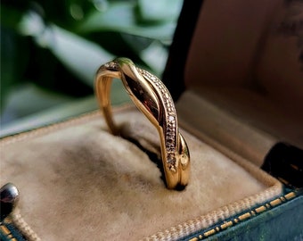 STUNNING Vintage 9ct Gold Diamond Eternity Ring. 4 DIAMONDS! 9ct Gold Eternity Ring. 9ct gold Ring [Ref00Q]