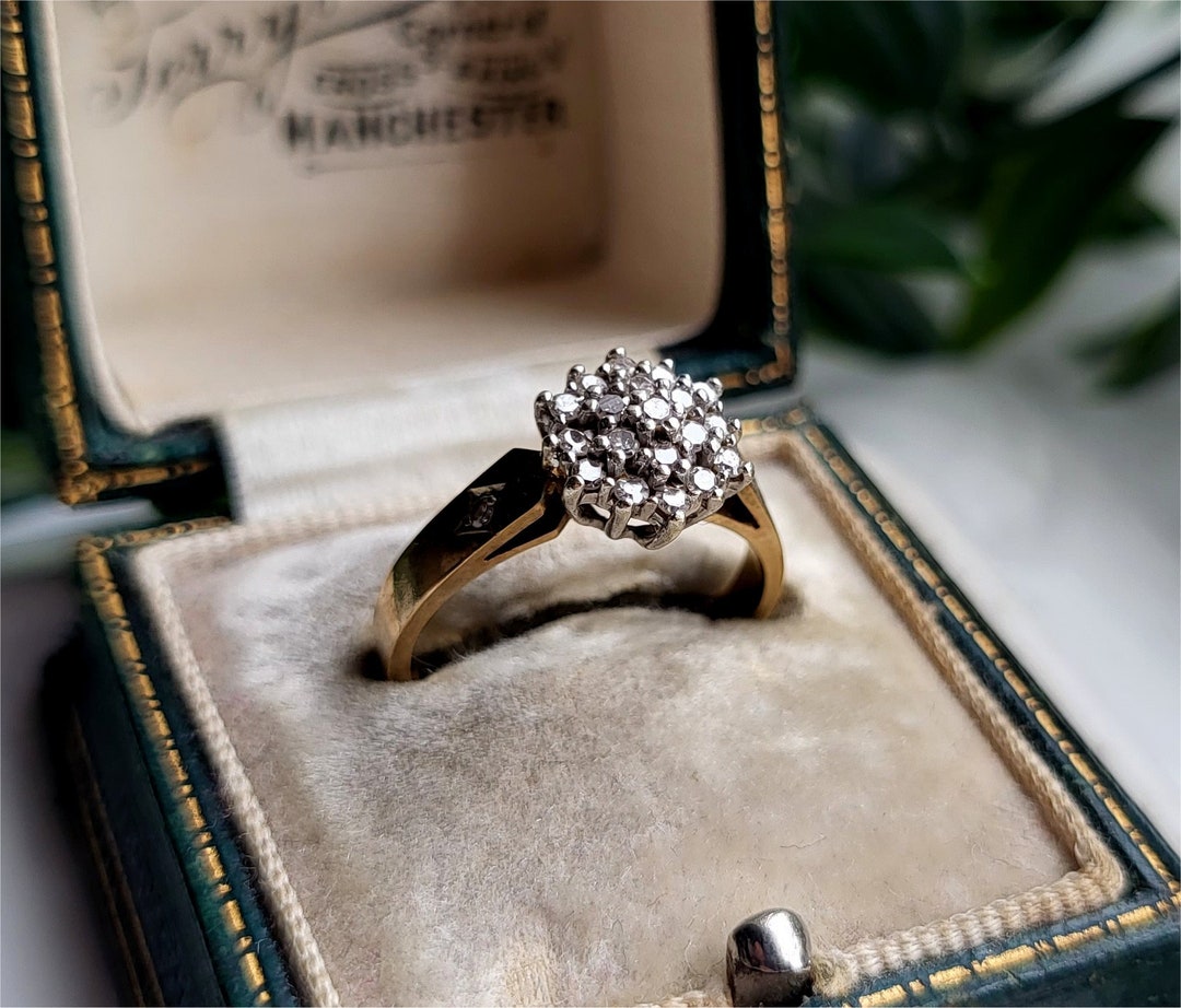 RARE Vintage 9ct Gold Diamond Cluster Ring. 21 SPARKLING Diamonds FREE