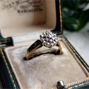 RARE Vintage 9ct Gold Diamond Cluster Ring. 21 SPARKLING Diamonds! FREE RESiZE! 9ct Gold Diamond Ring [Ref00g]