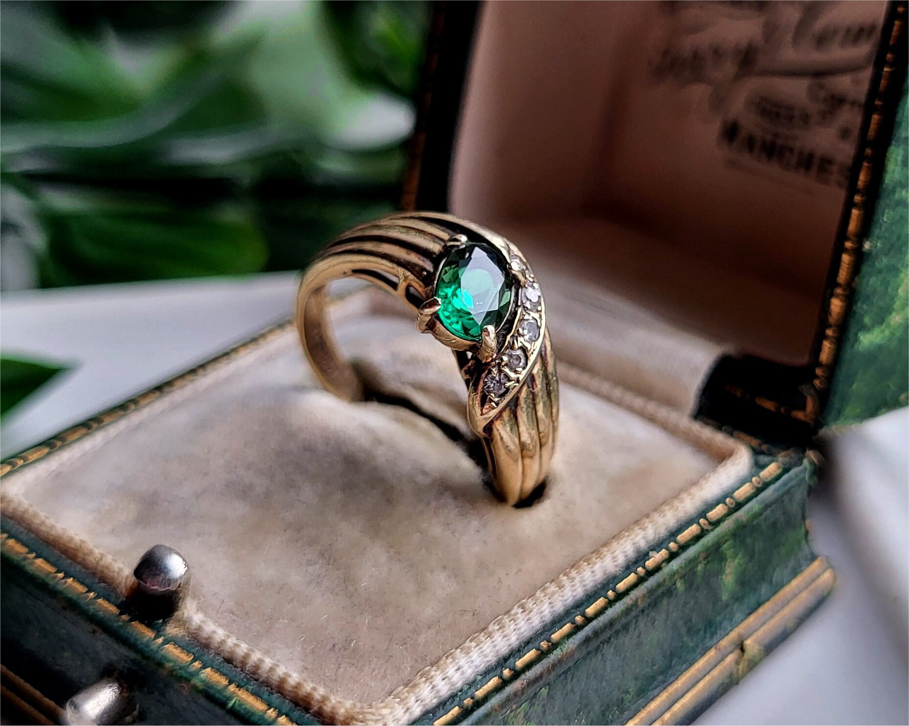 9 carat gold emerald ring best sale