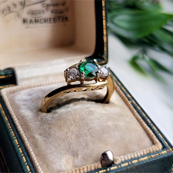 Vintage 9ct Gold Emerald White Topaz Ring. " LOVE " Pattern 9ct Gold Emerald Ring. Gold Emerald Ring. Vintage Emerald Ring (Ref00s)