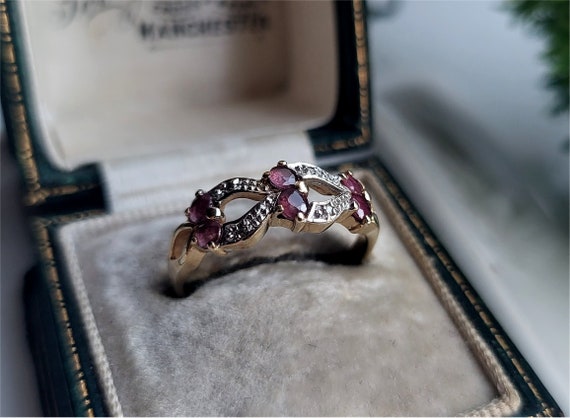 STUNNING Vintage 9ct Gold Ruby Diamond Twist Ring… - image 1