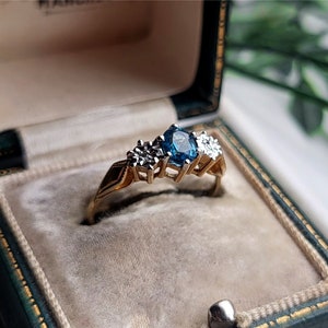 STUNNING Vintage 9ct Gold Aquamarine Diamond Trilogy Ring. Gold Trilogy Ring. Vintage Trilogy Ring. Gold Aquamarine Ring [Ref00JS]